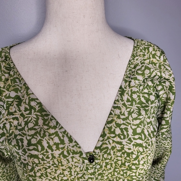 Banana Republic Green Floral Peplum Top - Picture 7 of 9